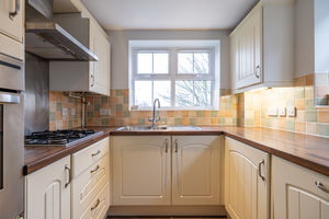 Kitchen- click for photo gallery